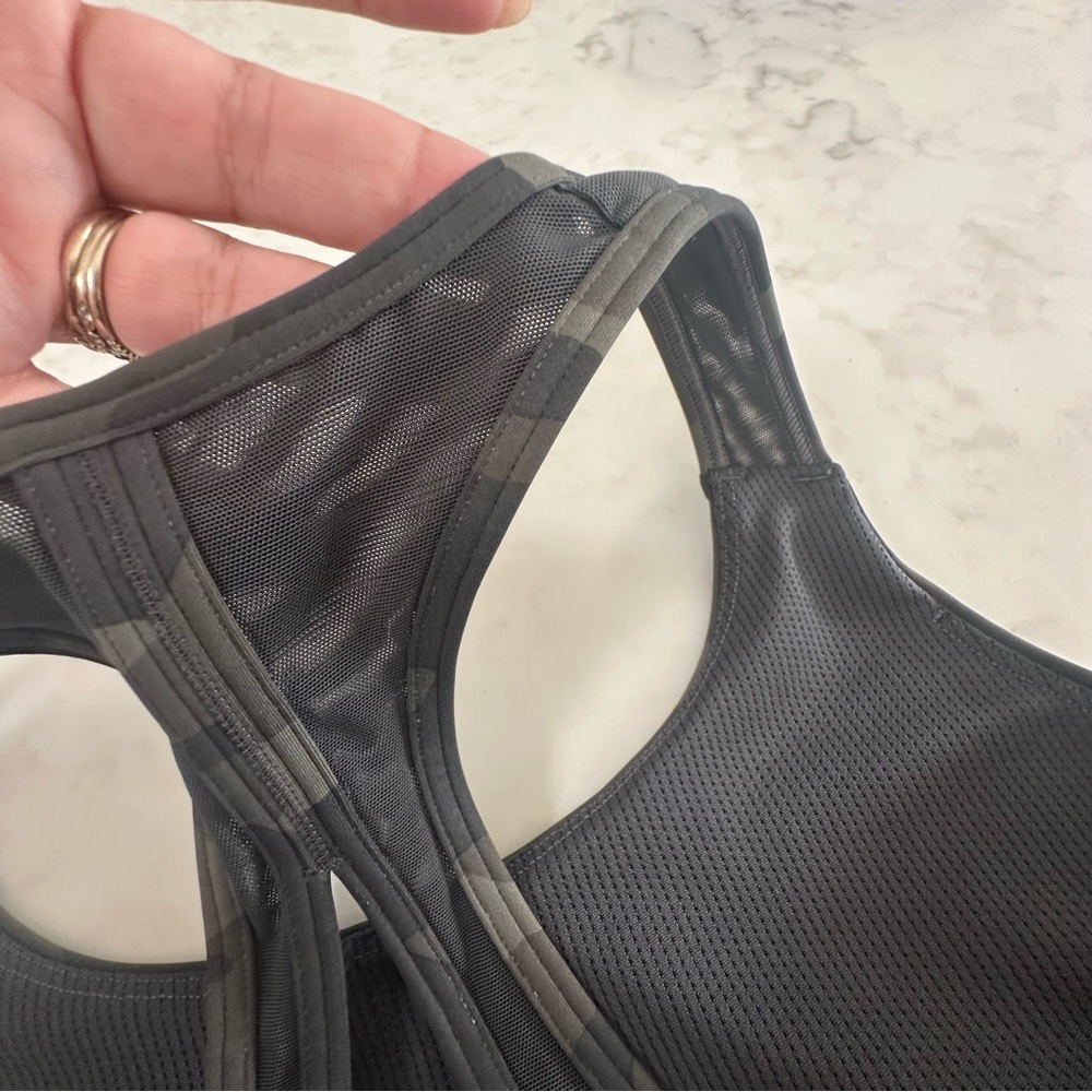 Athleta Interval Sports Bra in Dark Green Camo. Large - Picture 7 of 10